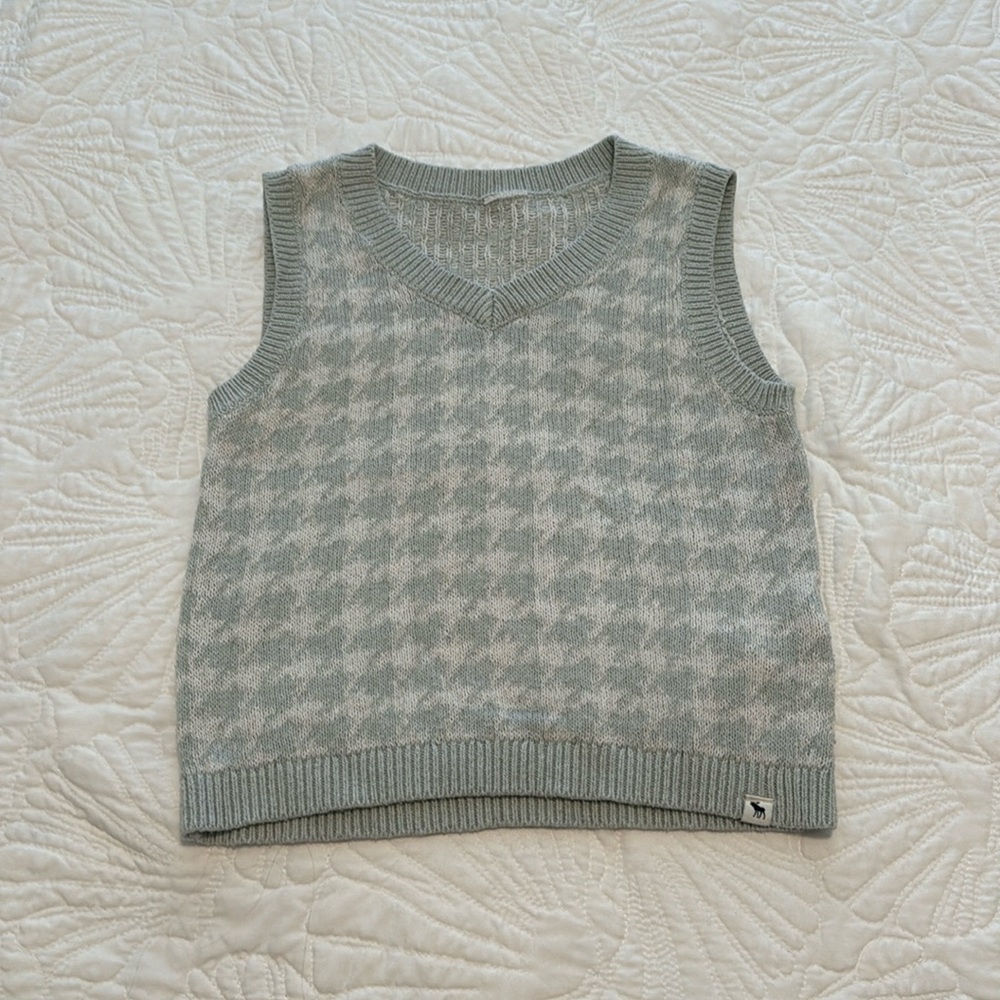 Abercrombie Sweater Vest